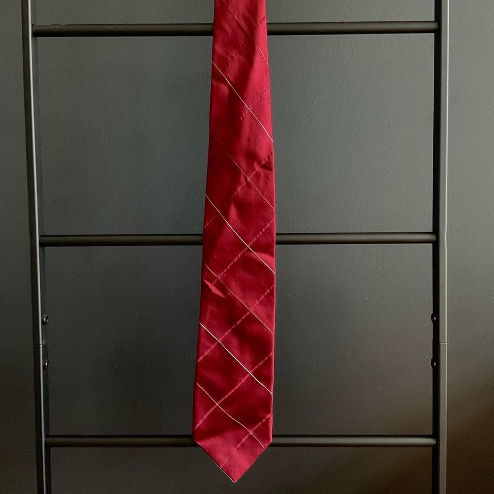 Burgundy silk tie